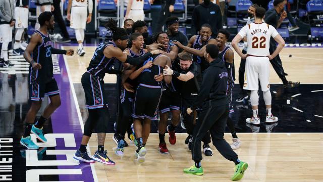 1616921722215066663.jpg ExisohLXIAA744H.jpg